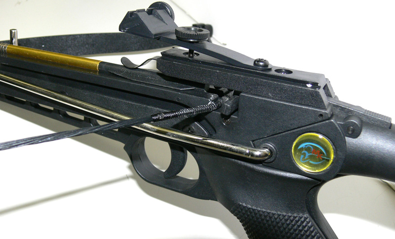 ピストルクロスボウコブラ 80ポンドプラスチックボディ アルミ矢3本付き 大和企画 ナイフ クロスボウ スタンガン等 護身用品 護身グッズ の販売 通販 通信販売